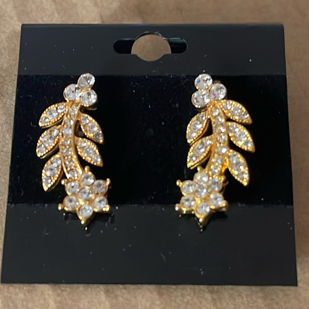 NOS Gold Tone & Rhinstone Floral/Star Drop Earrings